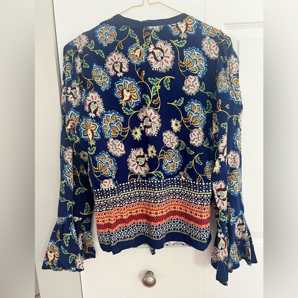 Fig and Flower Wrap Top - Size Medium - Picture 5 of 9